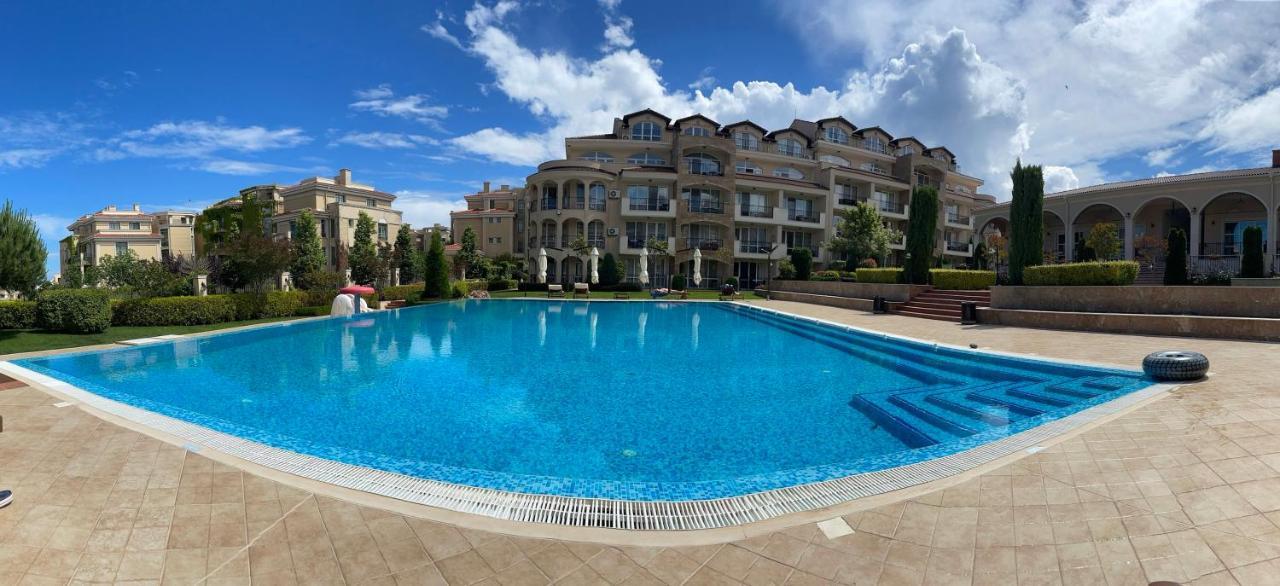 Provence Deluxe Apartment In Atia Resort チェルノモレツ エクステリア 写真